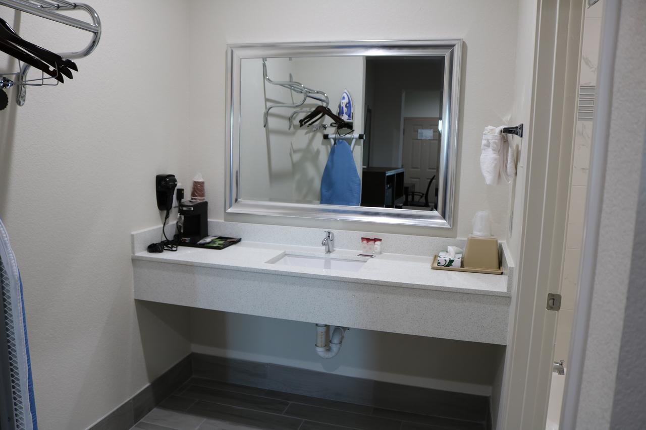 Scottish Inn & Suites - Iah Airport Humble Eksteriør bilde