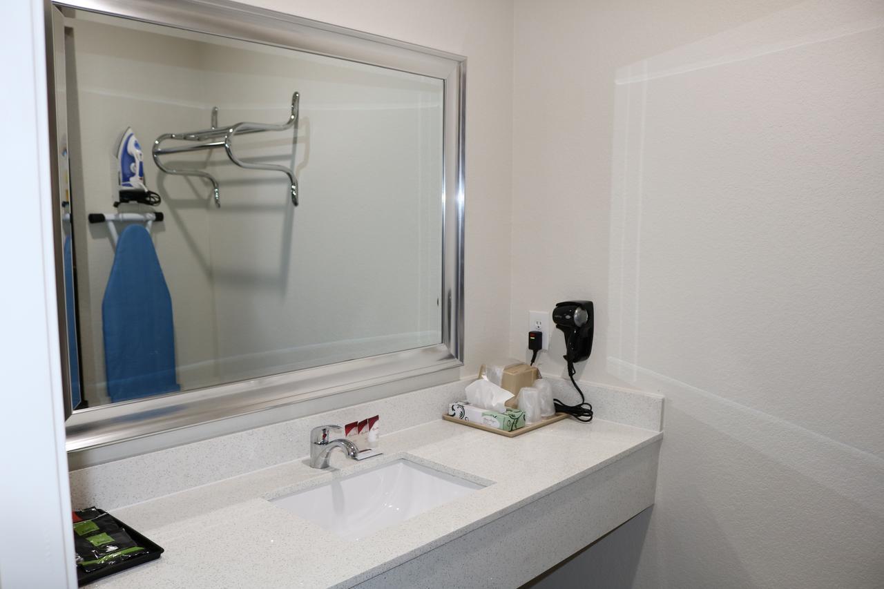 Scottish Inn & Suites - Iah Airport Humble Eksteriør bilde