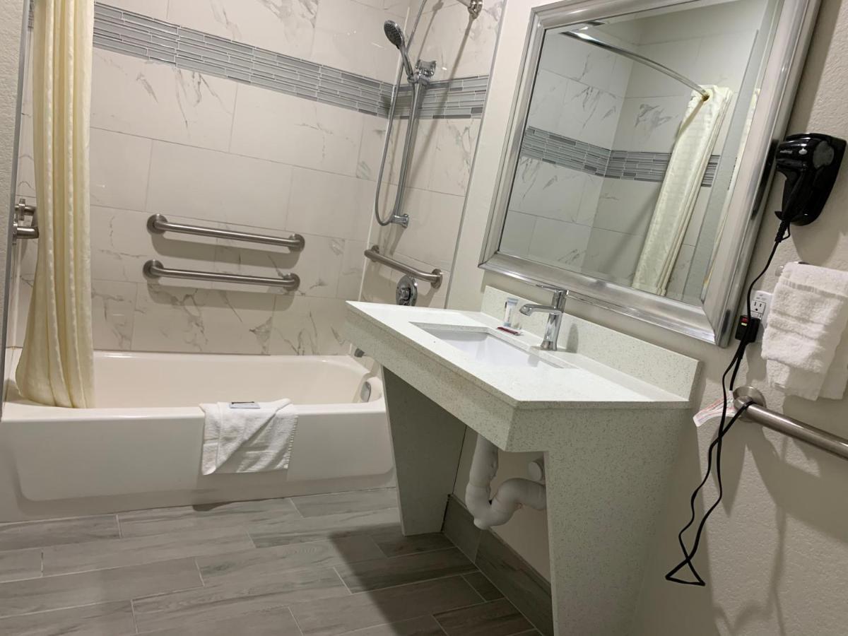 Scottish Inn & Suites - Iah Airport Humble Eksteriør bilde